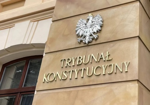 Badanie niezawisłości sędziego na podstawie okoliczności powołania. Trybunał Konstytucyjny podjął decyzję