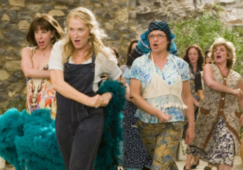 Idealny film na poprawę humoru? Obie części „Mamma Mia!” już na Netflix!