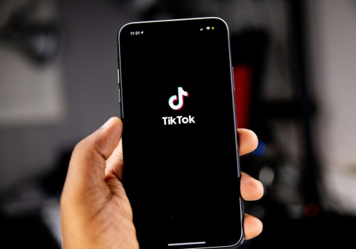Nawet bilion dolarów rocznie? TikTok Shop rzuca wyzwanie gigantom handlu