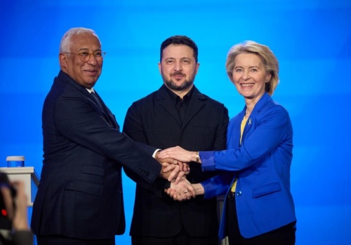 UE pomaga – wsparcie energetyczne, 20. pakiet sankcji wobec Rosji, 90 miliardów dolarów. Przywódcy państw nordyckich i bałtyckich