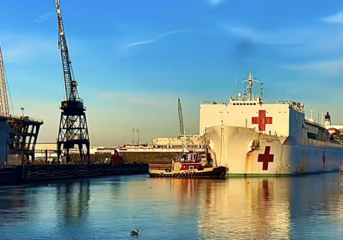 Grenlandia go nie chciała. Amerykański okręt szpitalny przejdzie teraz remont