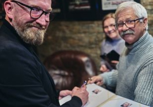 Toruński autor z Bestsellerem Empiku! Doceniono go za... superprodukcję dźwiękową