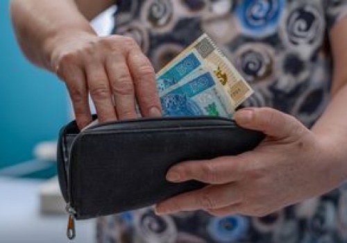 60 lat i 10 lat stażu pracy. Jaką emeryturę wypłaci ZUS?