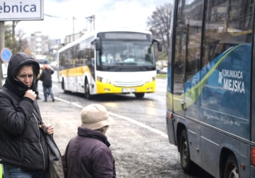 Komunikacja pod presją. Eksperyment, korekta czy gaszenie pożaru?