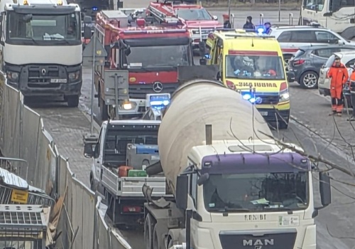 Atak padaczki w wykopie. Strażacy interweniowali na budowie przy ul. Kraszewskiego