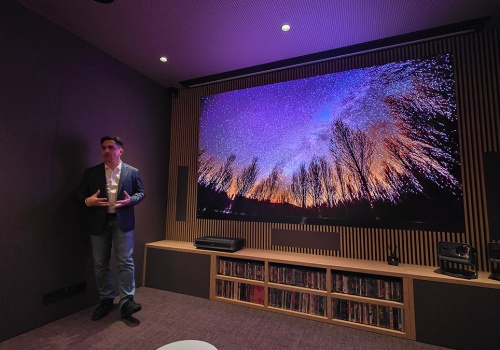 Najlepszy telewizor w tej części Układu Słonecznego. Byłem go zobaczyć