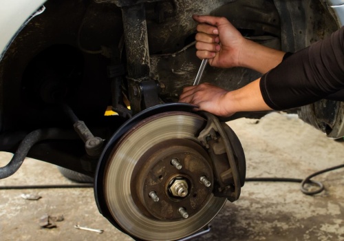 Jeden dźwięk z okolic kół powinien dać do myślenia. Wielu kierowców udaje, że nie słyszy