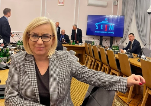 Poseł Polski 2050 domaga się sprostowania od minister Henning-Kloski. Ma czas do 27 lutego