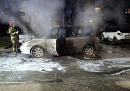 Pożar osobówki na Kostromskiej w Piotrkowie