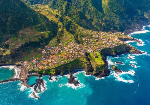 Madera w butikowym stylu za 1299 PLN 🌿🏔️ Loty i 4* hotel spa w dolinie São Vicente (ze śniadaniami) 🍳☕