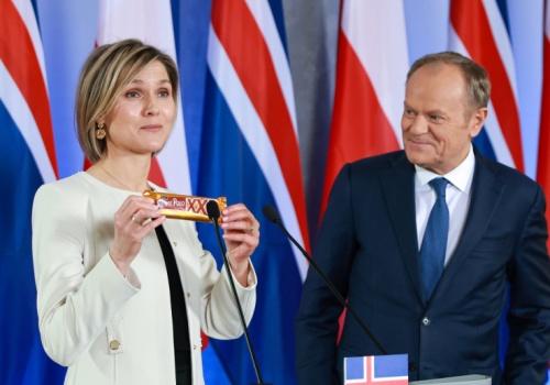 Tusk przekazał premier Islandii nietypowy podarunek. 