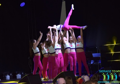 Wróblew – przegląd artystyczny w GOK. Na scenie dzieci, młodzież i zespół „Oto My”