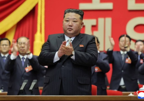 Kim Dzon Un puszcza oko do USA. 