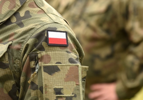 Taką emeryturę dostają wojskowi po 15 latach służby. Znacząco się różni od przeciętnego świadczenia