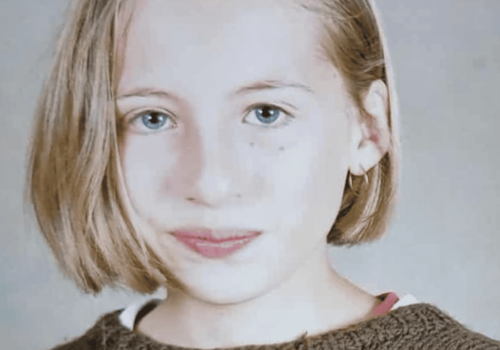 Kim jest ta dziewczynka ze zdjęcia? Dzisiaj znają ją wszyscy