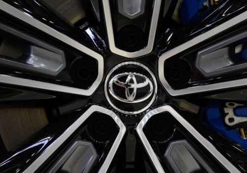 Toyota bije rekordy sprzedaży pomimo wysokich ceł w USA. Produkcja jednak spada