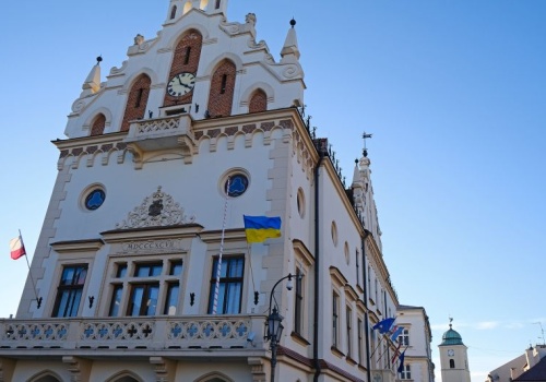 Rzeszowski Ratusz się rozdyma. Rośnie liczba urzędników