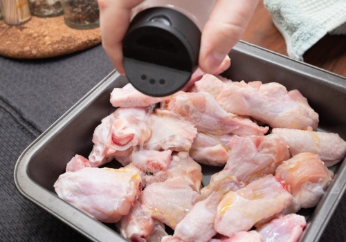 Wcale nie marynata. Sekret soczystego mięsa? Szefowa kuchni z gwiazdką Michelin zdradza trik