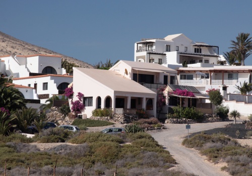 Tysiące mieszkań wakacyjnych znikają z hiszpańskiego rynku. Interweniuje Bruksela