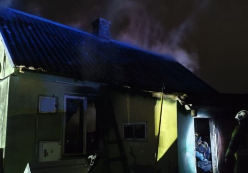 Tragiczny pożar domu pod Warszawą. Dwie osoby poniosły śmierć w ogniu