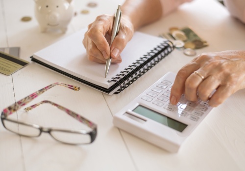 Przepaść między kobietami i mężczyznami w wysokości emerytur. Nowe dane Eurostatu