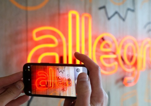 Przeszukania w siedzibie i biurach Allegro. Firmie grożą poważne konsekwencje