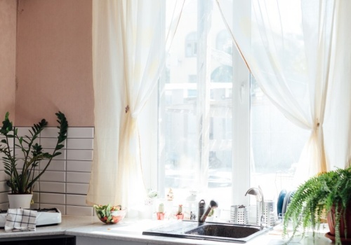 Te firanki to wnętrzarski hit. Projektanci polecają je do kuchni