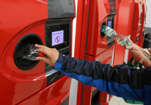 Jedną butelkę zeskanował 1,2 mln razy. Butelkomaty pod ostrzałem oszustów