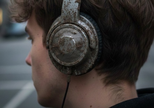 Słuchawki, których używasz cię podtruwają?