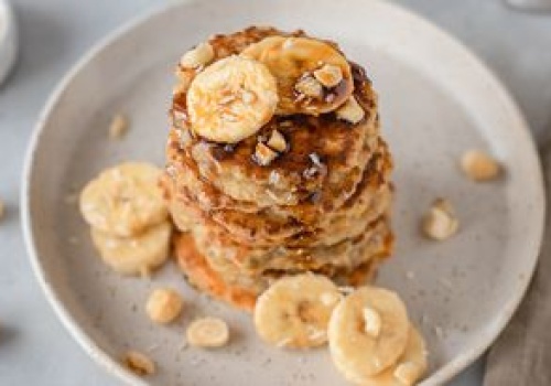 Zblenduj, usmaż i jedz. Najprostsze placki na śniadanie bez grama cukru