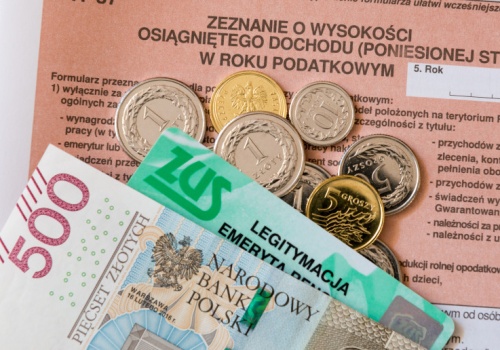 Emeryci mają czas do końca lutego. ZUS: możliwe zawieszenie wypłaty