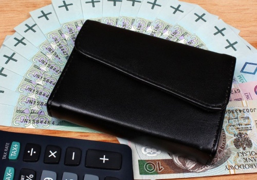 Limity dorabiania 2026: po przekroczeniu 11 957 zł ZUS zawiesi świadczenie