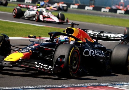 Fani F1 nie mogą przegapić tej aktualizacji Map na smartfonach. Sezon 2026 z wielką nowością