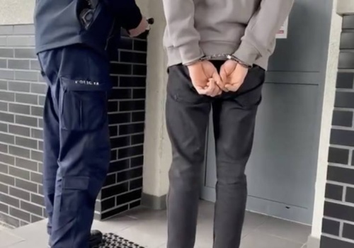 Pędził110 km/h przez Wodzisław. Miał 5 sądowych zakazów. Trafił prosto do celi