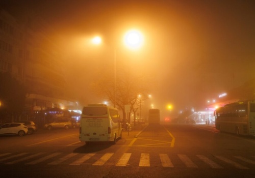 „Krwawy deszcz” znów nad Wielką Brytanią. Czy jest niebezpieczny?