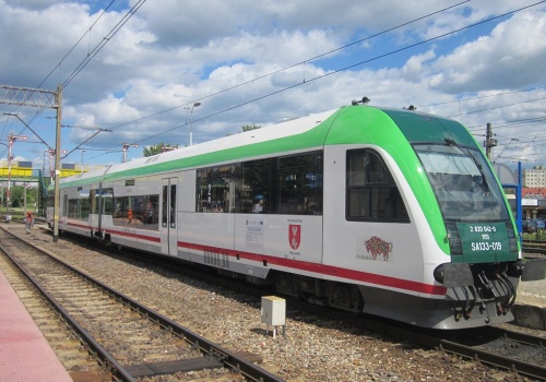 Podlaskie: Polregio powinno skierować do Białegostoku dodatkowy tabor