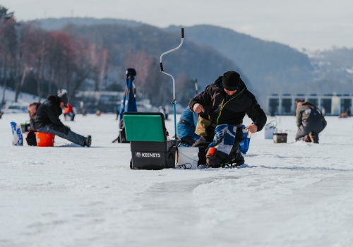 Wędkarze z całej Polski zjechali nad Jezioro Rożnowskie
