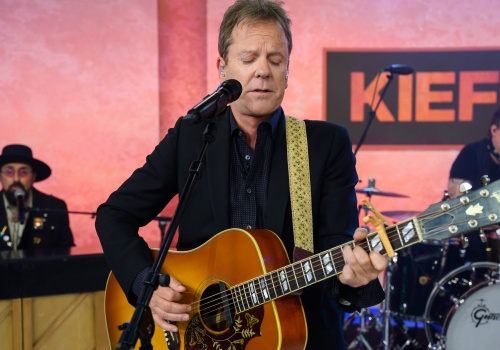 Gwiazdor Hollywood z gitarą. Kiefer Sutherland na koncercie w Warszawie