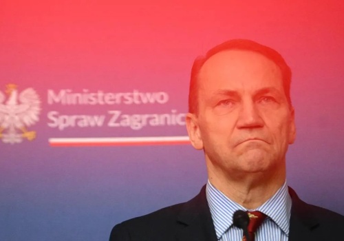 „Lata lecą, a Radosław Sikorskie jest taki sam”. Jakubiak o „jedynym sukcesie” szefa MSZ