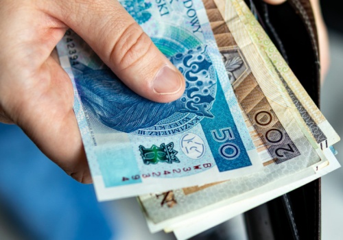 Nawet 550 zł miesięcznie. Wypłaty z ZUS ruszają już za chwilę