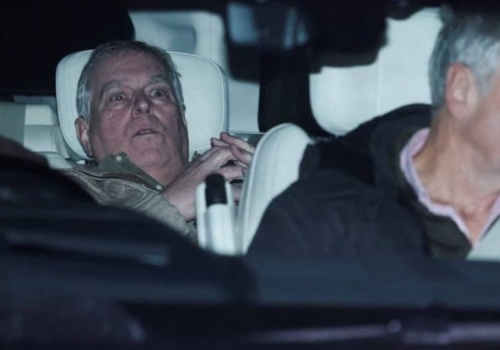 Brak króla Karola III w areszcie domowym. Andrzej jest nieustannie pilnowany