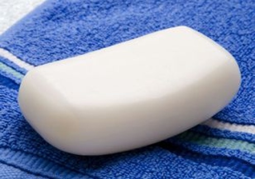 Nie zbliżaj do okolic intymnych. Konsekwencje mogą być nieprzyjemne