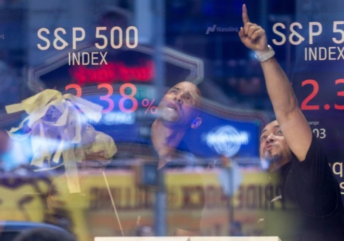 Na rynkach akcji w USA tanieją spółki technologiczne