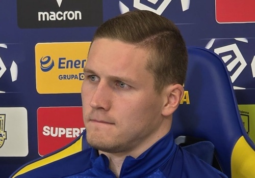 Derby Trójmiasta tuż tuż. Damian Węglarz: „W polu karnym może wydarzyć się loteria”