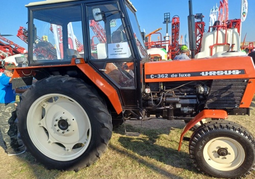 Ursus C-362 de luxe. Co tu było luksusowego? Ano de.. wizy