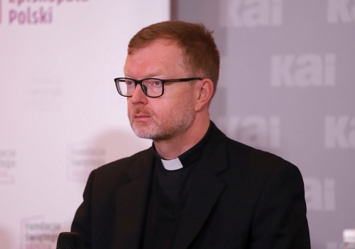 Ks. Hans Zollner: duchowa reakcja wobec molestowanych jest niewystarczająca