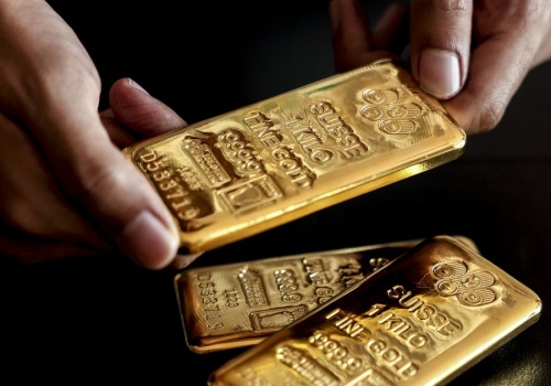 Złoto staniało na rynku terminowym, drożało na kasowym