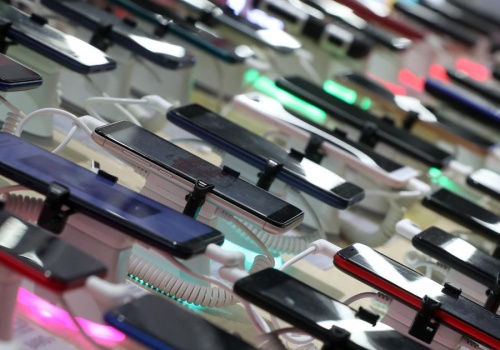 IDC prognozuje historyczny kryzys rynku smartfonów w 2026 roku