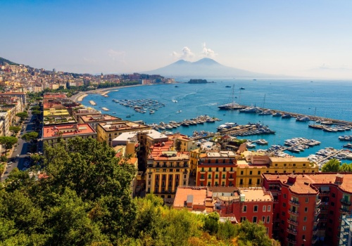 Neapol na weekend bez urlopu za 599 PLN 🌋🍕 Loty + ⭐⭐⭐ hotel w centrum 🇮🇹🛵