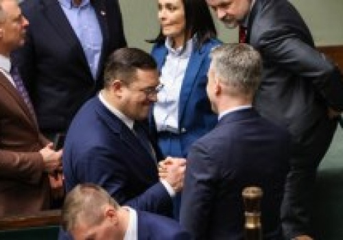 Koalicja obroniła ministra Krajewskiego. 